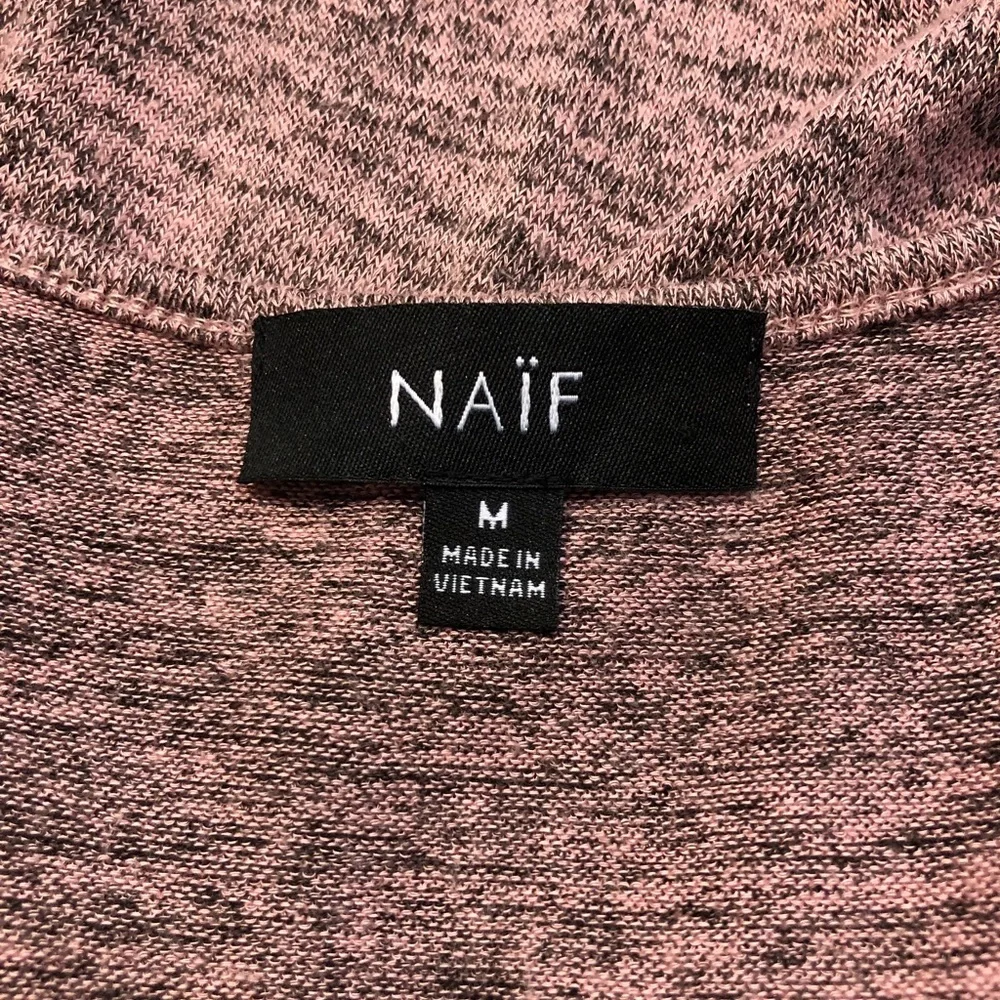 2[Naif] Knitted Pink & Black double cold shoulder - Picture 5 of 7
